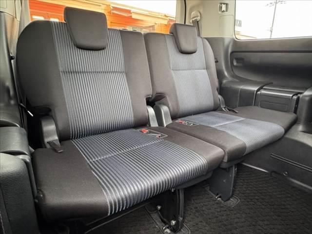 ヴォクシー ZS 社外ナビ 地デジTV Bカメラ ステリモ 電スラ LEDヘッド Aライト スマートキー Aストップ ETC 電格ミラー チルトステ シートリフター Rサンシェード 革巻きステア 純正16インチAW(21枚目)