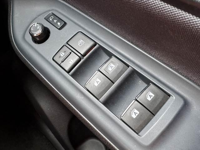 ヴォクシー ZS 社外ナビ 地デジTV Bカメラ ステリモ 電スラ LEDヘッド Aライト スマートキー Aストップ ETC 電格ミラー チルトステ シートリフター Rサンシェード 革巻きステア 純正16インチAW(26枚目)