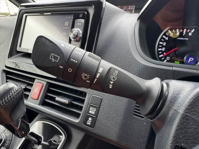 ヴォクシー ZS 社外ナビ 地デジTV Bカメラ ステリモ 電スラ LEDヘッド Aライト スマートキー Aストップ ETC 電格ミラー チルトステ シートリフター Rサンシェード 革巻きステア 純正16インチAW(31枚目)