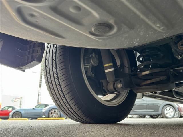 ヴォクシー ZS 社外ナビ 地デジTV Bカメラ ステリモ 電スラ LEDヘッド Aライト スマートキー Aストップ ETC 電格ミラー チルトステ シートリフター Rサンシェード 革巻きステア 純正16インチAW(46枚目)