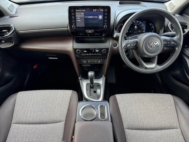 ヤリスクロス Z 禁煙 セーフティセンス 純正8型ナビ 全周囲カメラ ACC HUD BSM シートヒーター ホールド LEDヘッド Aライト Aハイビーム BT ETCドラレコ 12Vソケット 純正18インチAW(2枚目)