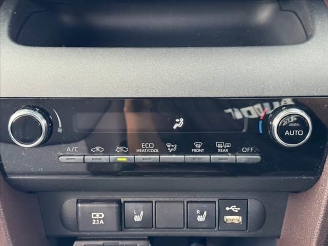 ヤリスクロス Z 禁煙 セーフティセンス 純正8型ナビ 全周囲カメラ ACC HUD BSM シートヒーター ホールド LEDヘッド Aライト Aハイビーム BT ETCドラレコ 12Vソケット 純正18インチAW(4枚目)