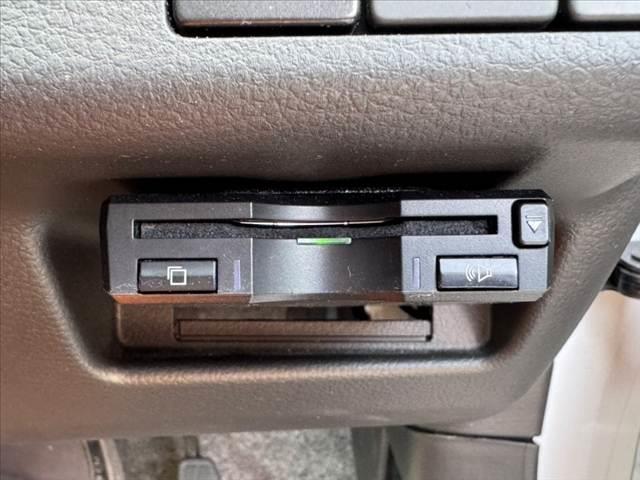 アルト Ｌ　禁煙　スマートアシスト　純正８型ナビ　純正１０型フリップ　ＢＴ　Ｂカメラ　フルセグＴＶ　Ａライト　ＬＥＤヘッド　横滑り防止　Ｐスタート　後席サンシェード　電格ミラー　電スラ　純正１４インチＡＷ（5枚目）