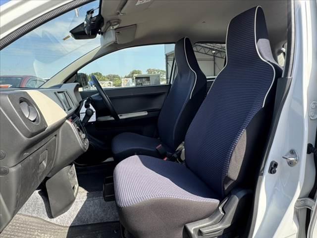 アルト Ｌ　禁煙　スマートアシスト　純正８型ナビ　純正１０型フリップ　ＢＴ　Ｂカメラ　フルセグＴＶ　Ａライト　ＬＥＤヘッド　横滑り防止　Ｐスタート　後席サンシェード　電格ミラー　電スラ　純正１４インチＡＷ（17枚目）