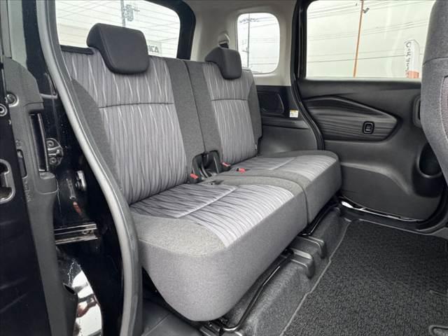 ソリオ G デュアルカメラブレーキサポート Pスタート 車線逸脱 衝突軽減ブレーキ 横滑り防止 コーナーセンサー オートライト アームレスト レベライザー チルトステア 電格ミラー バニティミラー ISOFIX(19枚目)