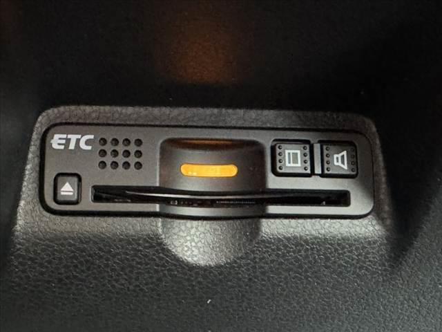 フィットハイブリッド ハイブリッド　ＲＳ★９インチ純正ナビ★前席レカロシート★（6枚目）