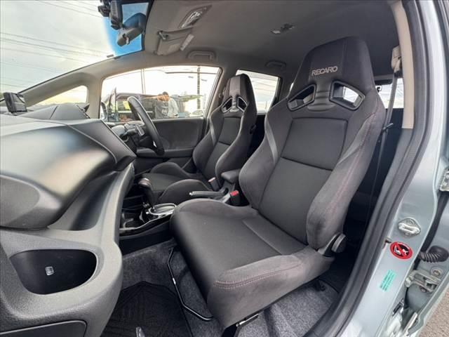 フィットハイブリッド ハイブリッド　ＲＳ★９インチ純正ナビ★前席レカロシート★（17枚目）