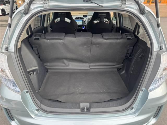 フィットハイブリッド ハイブリッド　ＲＳ★９インチ純正ナビ★前席レカロシート★（19枚目）