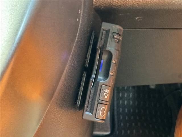 エレメント ベース★禁煙★社外9型ナビ★Bカメ★BT★ETC★(6枚目)