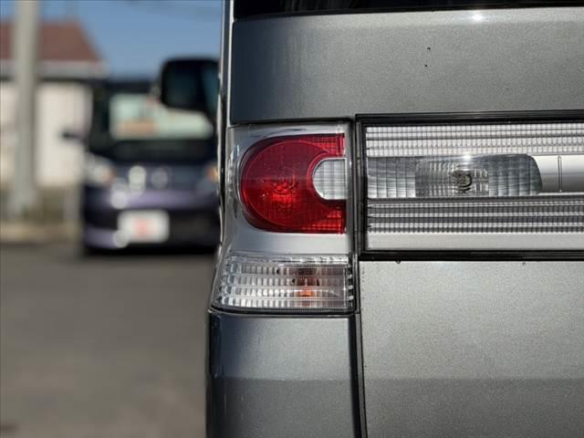 タント カスタムXリミテッド 禁煙 電動スライドドア ドライブレコーダー CD再生可 電動格納ミラー ミラーウインカー ドアバイザー HIDヘッドライト イモビライザー セキュリティアラーム バニティミラー 純正14インチAW(35枚目)