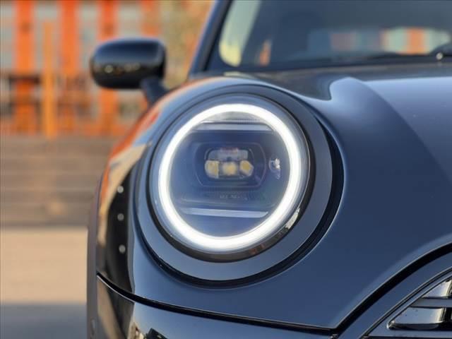 MINI クーパーC★クラシックトリム★ステアヒーター★ACC★HUD(33枚目)