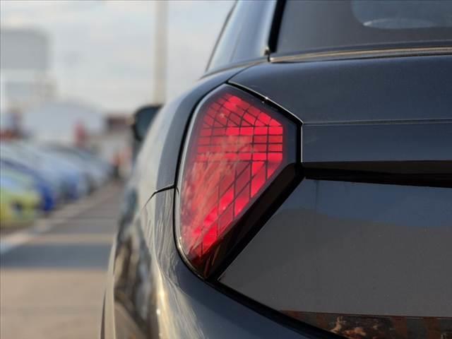 MINI クーパーC★クラシックトリム★ステアヒーター★ACC★HUD(35枚目)