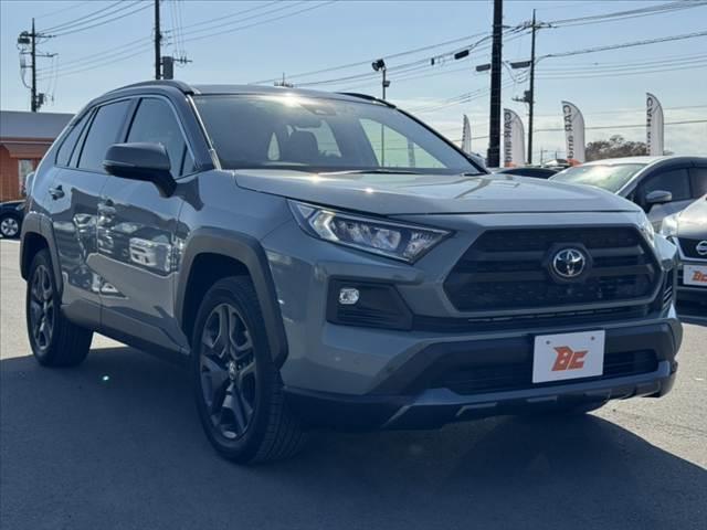 ＲＡＶ４ アドベンチャー　禁煙　パノラマルーフ　パノラマビューＭ　純正９型ＤＡ　セーフティセンス　ＢＳＭ　シートヒーター／ベンチレーション　Ｐシート　ステアヒーター　ＡＣＣ　ＥＴＣ　ＬＥＤヘッド　Ａライト　純正１９インチＡＷ（8枚目）
