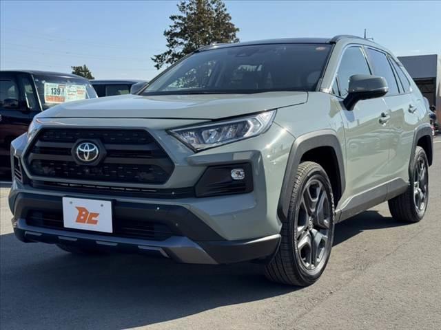 ＲＡＶ４ アドベンチャー　禁煙　パノラマルーフ　パノラマビューＭ　純正９型ＤＡ　セーフティセンス　ＢＳＭ　シートヒーター／ベンチレーション　Ｐシート　ステアヒーター　ＡＣＣ　ＥＴＣ　ＬＥＤヘッド　Ａライト　純正１９インチＡＷ（10枚目）
