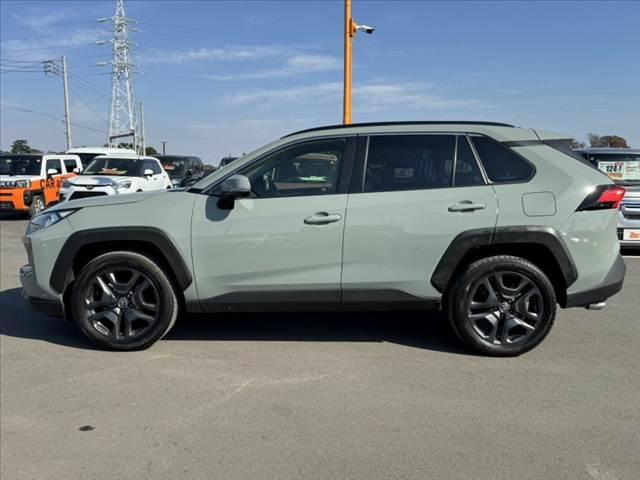 ＲＡＶ４ アドベンチャー　禁煙　パノラマルーフ　パノラマビューＭ　純正９型ＤＡ　セーフティセンス　ＢＳＭ　シートヒーター／ベンチレーション　Ｐシート　ステアヒーター　ＡＣＣ　ＥＴＣ　ＬＥＤヘッド　Ａライト　純正１９インチＡＷ（11枚目）