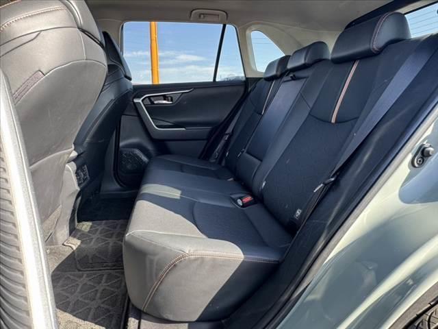 ＲＡＶ４ アドベンチャー　禁煙　パノラマルーフ　パノラマビューＭ　純正９型ＤＡ　セーフティセンス　ＢＳＭ　シートヒーター／ベンチレーション　Ｐシート　ステアヒーター　ＡＣＣ　ＥＴＣ　ＬＥＤヘッド　Ａライト　純正１９インチＡＷ（18枚目）