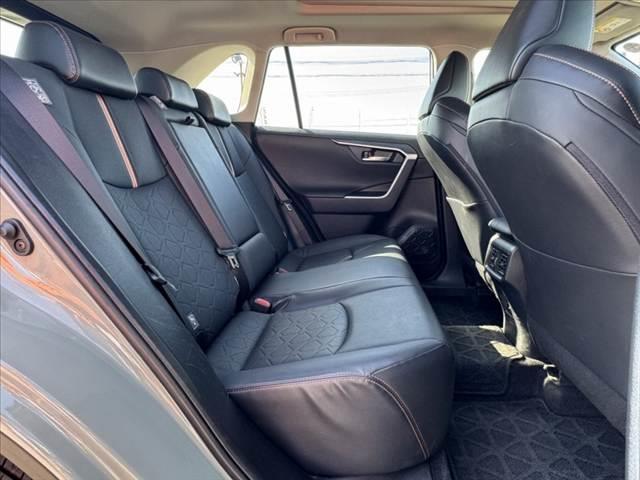 ＲＡＶ４ アドベンチャー　禁煙　パノラマルーフ　パノラマビューＭ　純正９型ＤＡ　セーフティセンス　ＢＳＭ　シートヒーター／ベンチレーション　Ｐシート　ステアヒーター　ＡＣＣ　ＥＴＣ　ＬＥＤヘッド　Ａライト　純正１９インチＡＷ（20枚目）