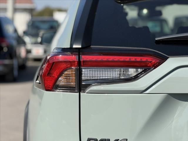 ＲＡＶ４ アドベンチャー　禁煙　パノラマルーフ　パノラマビューＭ　純正９型ＤＡ　セーフティセンス　ＢＳＭ　シートヒーター／ベンチレーション　Ｐシート　ステアヒーター　ＡＣＣ　ＥＴＣ　ＬＥＤヘッド　Ａライト　純正１９インチＡＷ（35枚目）