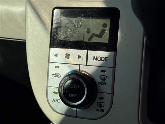 ムーヴキャンバス Ｘ　ＳＡＩＩＩ　禁煙　スマアシ３　純ナビ　Ｂカメラ　ＢＴ　ＥＴＣ　ドラレコ　Ａハイビーム　Ａストップ　Ｐスタート　ドラレコ　横滑り防止　レベライザー　１２Ｖソケット　電格ミラー　アームレスト　バニティミラー　マット（4枚目）