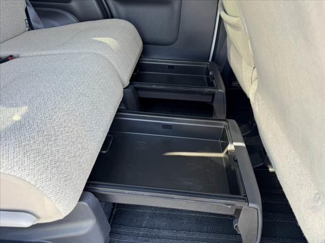 ムーヴキャンバス Ｘ　ＳＡＩＩＩ　禁煙　スマアシ３　純ナビ　Ｂカメラ　ＢＴ　ＥＴＣ　ドラレコ　Ａハイビーム　Ａストップ　Ｐスタート　ドラレコ　横滑り防止　レベライザー　１２Ｖソケット　電格ミラー　アームレスト　バニティミラー　マット（5枚目）