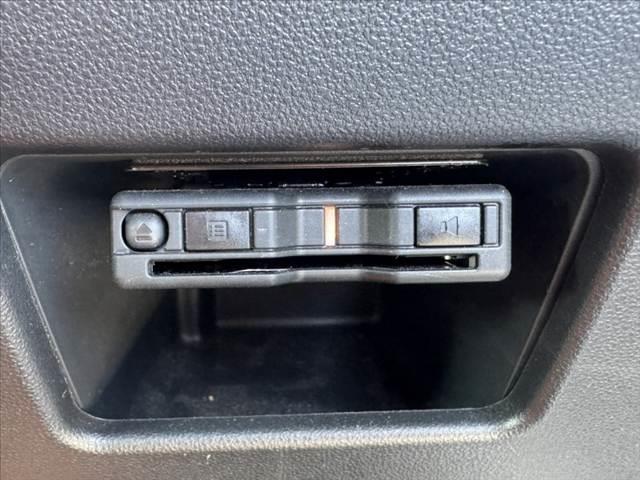 ムーヴキャンバス Ｘ　ＳＡＩＩＩ　禁煙　スマアシ３　純ナビ　Ｂカメラ　ＢＴ　ＥＴＣ　ドラレコ　Ａハイビーム　Ａストップ　Ｐスタート　ドラレコ　横滑り防止　レベライザー　１２Ｖソケット　電格ミラー　アームレスト　バニティミラー　マット（27枚目）