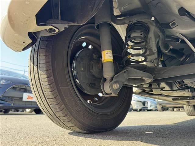 ムーヴキャンバス Ｘ　ＳＡＩＩＩ　禁煙　スマアシ３　純ナビ　Ｂカメラ　ＢＴ　ＥＴＣ　ドラレコ　Ａハイビーム　Ａストップ　Ｐスタート　ドラレコ　横滑り防止　レベライザー　１２Ｖソケット　電格ミラー　アームレスト　バニティミラー　マット（46枚目）