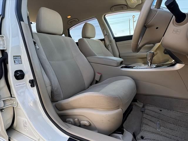 ティアナ ＸＬ　禁煙　コネクトナビ　クルコン　アラウンドビューＭ　フルセグＴＶ　ＢＴ　ＥＴＣ　ステリモ　ＨＩＤヘッド　Ａライト　横滑り防止　パワーシート　電格ミラー　１２Ｖソケット　スマートキー　純正１６インチＡＷ（16枚目）