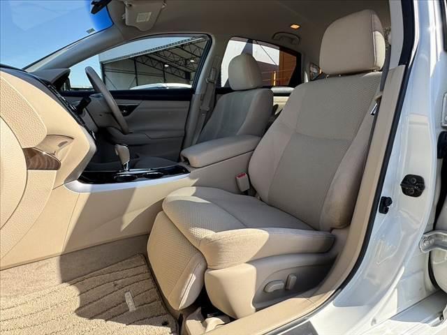 ティアナ ＸＬ　禁煙　コネクトナビ　クルコン　アラウンドビューＭ　フルセグＴＶ　ＢＴ　ＥＴＣ　ステリモ　ＨＩＤヘッド　Ａライト　横滑り防止　パワーシート　電格ミラー　１２Ｖソケット　スマートキー　純正１６インチＡＷ（17枚目）