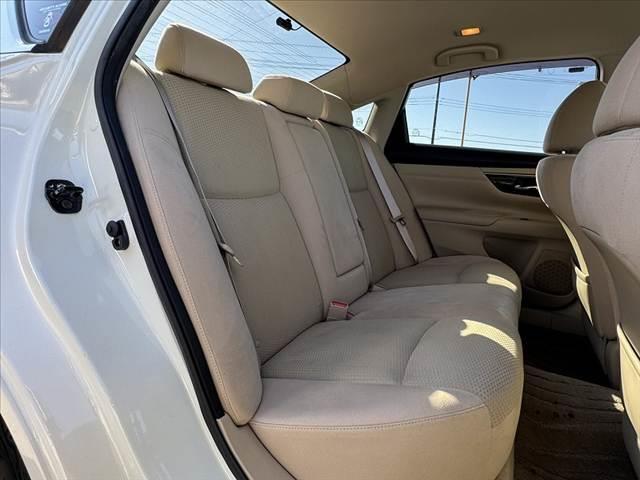 ティアナ ＸＬ　禁煙　コネクトナビ　クルコン　アラウンドビューＭ　フルセグＴＶ　ＢＴ　ＥＴＣ　ステリモ　ＨＩＤヘッド　Ａライト　横滑り防止　パワーシート　電格ミラー　１２Ｖソケット　スマートキー　純正１６インチＡＷ（20枚目）