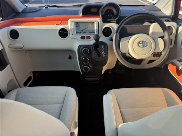 ポルテ Ｆ　禁煙　サイド／カーテンエアバッグ　純正ナビ　電スラ　ＥＴＣ　オートライト　キーレス　横滑り防止　電格ミラー　ワイパーデアイサー　アームレスト　ＩＳＯＦＩＸ　バニティミラー　チルトステア　マット（2枚目）