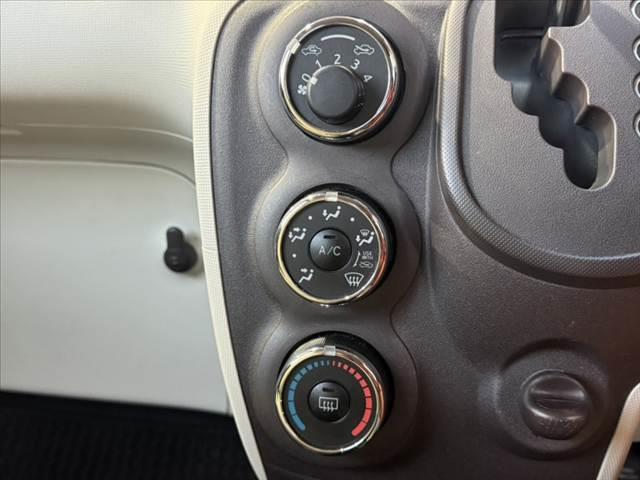 ポルテ Ｆ　禁煙　サイド／カーテンエアバッグ　純正ナビ　電スラ　ＥＴＣ　オートライト　キーレス　横滑り防止　電格ミラー　ワイパーデアイサー　アームレスト　ＩＳＯＦＩＸ　バニティミラー　チルトステア　マット（4枚目）