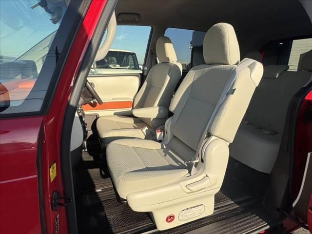 ポルテ Ｆ　禁煙　サイド／カーテンエアバッグ　純正ナビ　電スラ　ＥＴＣ　オートライト　キーレス　横滑り防止　電格ミラー　ワイパーデアイサー　アームレスト　ＩＳＯＦＩＸ　バニティミラー　チルトステア　マット（17枚目）