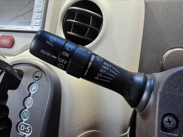 ポルテ Ｆ　禁煙　サイド／カーテンエアバッグ　純正ナビ　電スラ　ＥＴＣ　オートライト　キーレス　横滑り防止　電格ミラー　ワイパーデアイサー　アームレスト　ＩＳＯＦＩＸ　バニティミラー　チルトステア　マット（24枚目）