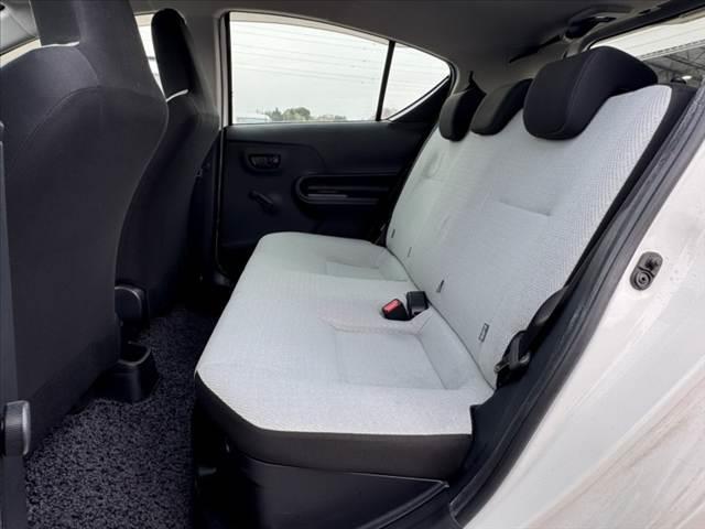 アクア Ｌ　禁煙　後期　純ナビ　ＢＴ　ＥＴＣ　ステリモ　Ａストップ　車線逸脱警告　衝突軽減　ＢＳＭ　コーナーセンサー　光軸レベライザー　Ａライト　電格ミラー　１２Ｖソケット　Ｐスタート　横滑り防止　スマートキー（18枚目）