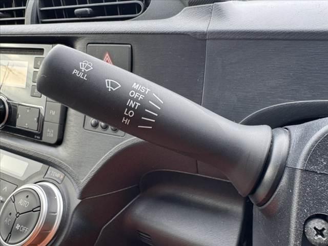 アクア Ｌ　禁煙　後期　純ナビ　ＢＴ　ＥＴＣ　ステリモ　Ａストップ　車線逸脱警告　衝突軽減　ＢＳＭ　コーナーセンサー　光軸レベライザー　Ａライト　電格ミラー　１２Ｖソケット　Ｐスタート　横滑り防止　スマートキー（24枚目）