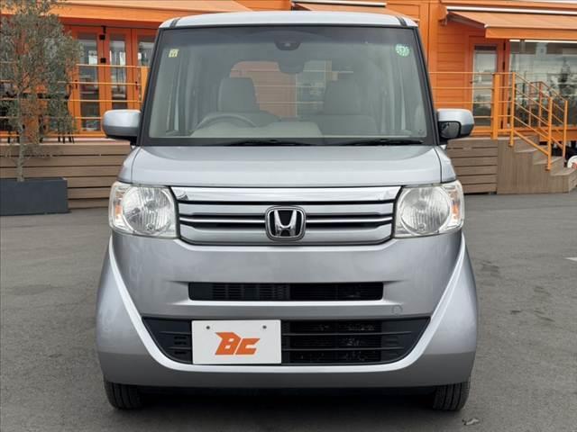 Ｎ－ＢＯＸ Ｃ　禁煙　後期　社外ナビ　Ｂカメラ　ＥＴＣ　衝突軽減ブレーキ　Ａストップ　横滑り防止　Ｐスタート　スマートキー　電格ミラー　チルトステア　オートエアコン　１２Ｖソケット　Ｗエアバッグ　ＡＢＳ　マット（9枚目）