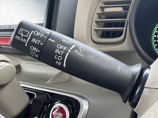 Ｎ－ＢＯＸ Ｃ　禁煙　後期　社外ナビ　Ｂカメラ　ＥＴＣ　衝突軽減ブレーキ　Ａストップ　横滑り防止　Ｐスタート　スマートキー　電格ミラー　チルトステア　オートエアコン　１２Ｖソケット　Ｗエアバッグ　ＡＢＳ　マット（29枚目）