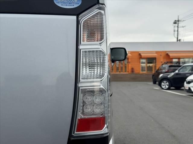 Ｎ－ＢＯＸ Ｃ　禁煙　後期　社外ナビ　Ｂカメラ　ＥＴＣ　衝突軽減ブレーキ　Ａストップ　横滑り防止　Ｐスタート　スマートキー　電格ミラー　チルトステア　オートエアコン　１２Ｖソケット　Ｗエアバッグ　ＡＢＳ　マット（36枚目）