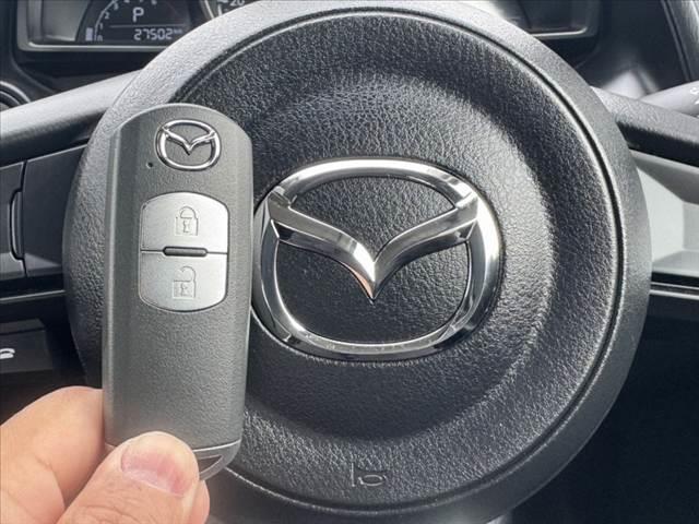 デミオ １３Ｓ　禁煙　後期　純ナビ　ＢＴ　ＥＴＣ　ステリモ　Ａストップ　車線逸脱警告　衝突軽減　ＢＳＭ　コーナーセンサー　光軸レベライザー　Ａライト　電格ミラー　１２Ｖソケット　Ｐスタート　純正１５インチＡＷ（7枚目）