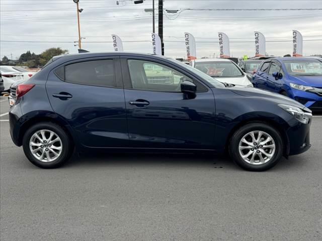 デミオ １３Ｓ　禁煙　後期　純ナビ　ＢＴ　ＥＴＣ　ステリモ　Ａストップ　車線逸脱警告　衝突軽減　ＢＳＭ　コーナーセンサー　光軸レベライザー　Ａライト　電格ミラー　１２Ｖソケット　Ｐスタート　純正１５インチＡＷ（12枚目）