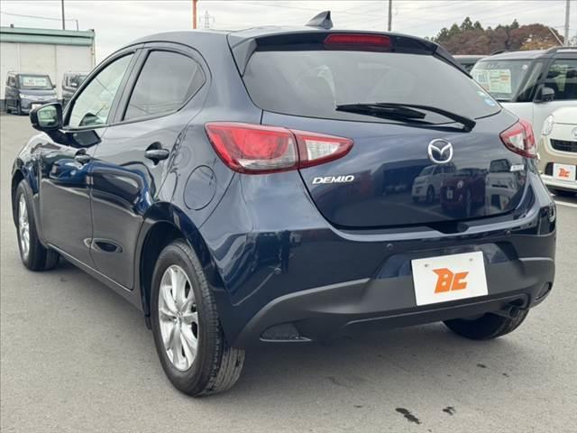 デミオ １３Ｓ　禁煙　後期　純ナビ　ＢＴ　ＥＴＣ　ステリモ　Ａストップ　車線逸脱警告　衝突軽減　ＢＳＭ　コーナーセンサー　光軸レベライザー　Ａライト　電格ミラー　１２Ｖソケット　Ｐスタート　純正１５インチＡＷ（13枚目）