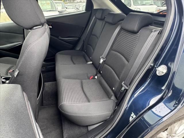 デミオ １３Ｓ　禁煙　後期　純ナビ　ＢＴ　ＥＴＣ　ステリモ　Ａストップ　車線逸脱警告　衝突軽減　ＢＳＭ　コーナーセンサー　光軸レベライザー　Ａライト　電格ミラー　１２Ｖソケット　Ｐスタート　純正１５インチＡＷ（18枚目）