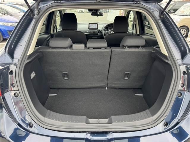 デミオ １３Ｓ　禁煙　後期　純ナビ　ＢＴ　ＥＴＣ　ステリモ　Ａストップ　車線逸脱警告　衝突軽減　ＢＳＭ　コーナーセンサー　光軸レベライザー　Ａライト　電格ミラー　１２Ｖソケット　Ｐスタート　純正１５インチＡＷ（19枚目）