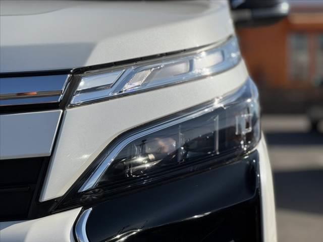 ヴォクシー ZS 煌III 禁煙 アルパイン11型ナビ フルセグ Bカメ CD/DVD CarPlay BT 12型フリップダウン 両側電スラ 衝突軽減 車線逸脱 ステリモ Aライト Aハイビーム 電格ミラー ドラレコ ETC(34枚目)