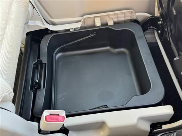 ワゴンR FA 禁煙 F5MT 純オーディオ リモコンキー Sアラーム 電格ミラー バニティミラー レベライザー 12Vソケット マット/バイザー Rワイパー ファブリックシート 横滑り防止 社外14インチAW(6枚目)