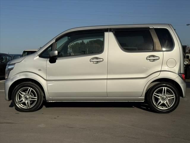 ワゴンR FA 禁煙 F5MT 純オーディオ リモコンキー Sアラーム 電格ミラー バニティミラー レベライザー 12Vソケット マット/バイザー Rワイパー ファブリックシート 横滑り防止 社外14インチAW(11枚目)