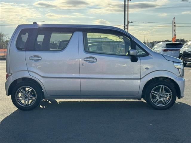 ワゴンR FA 禁煙 F5MT 純オーディオ リモコンキー Sアラーム 電格ミラー バニティミラー レベライザー 12Vソケット マット/バイザー Rワイパー ファブリックシート 横滑り防止 社外14インチAW(12枚目)