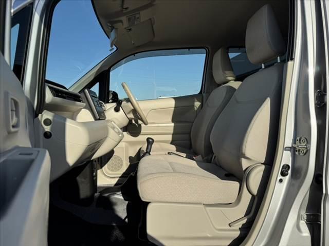 ワゴンR FA 禁煙 F5MT 純オーディオ リモコンキー Sアラーム 電格ミラー バニティミラー レベライザー 12Vソケット マット/バイザー Rワイパー ファブリックシート 横滑り防止 社外14インチAW(17枚目)