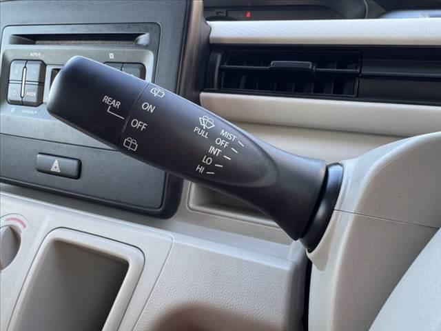 ワゴンR FA 禁煙 F5MT 純オーディオ リモコンキー Sアラーム 電格ミラー バニティミラー レベライザー 12Vソケット マット/バイザー Rワイパー ファブリックシート 横滑り防止 社外14インチAW(25枚目)