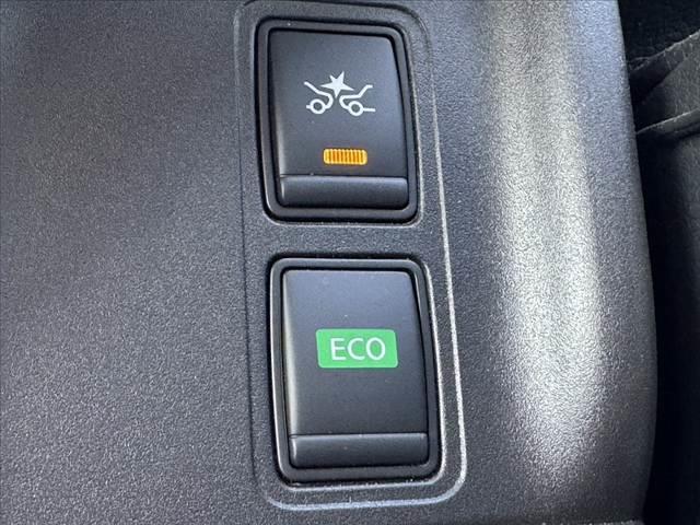 セレナ Ｓ　中期　車検整備付　禁煙　セーフティパックＣ　快適パック　ナビ取付ＰＫＧ　エマブレ　９インチナビ　フルセグＴＶ　アラビュー　ＢＴ　電スラ　Ａライト　クルコン　ステリモ　ドラレコ　ＥＴＣ　１２Ｖソケット（6枚目）